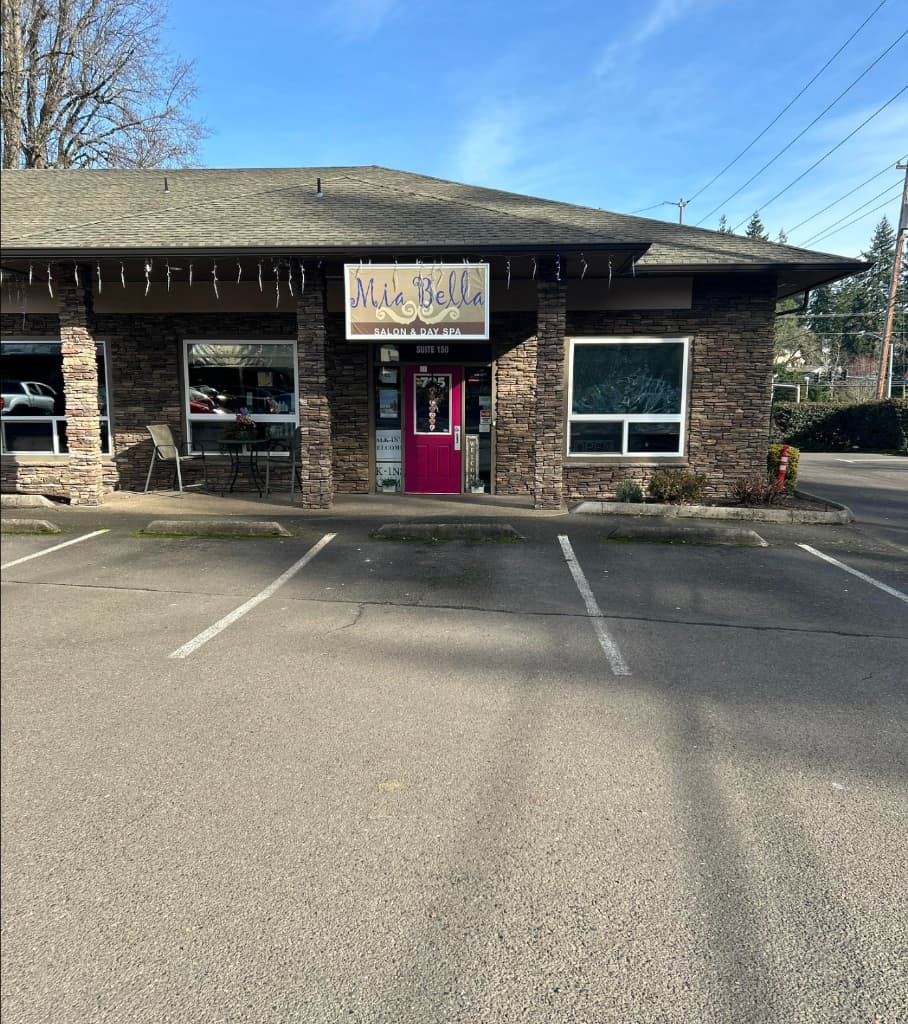 Mia Bella Salon Exterior